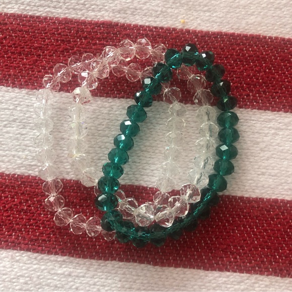 Multiple Set of 3 qty beaded bracelets - 2 clear & 1 green, stunning little set - Picture 7 of 7